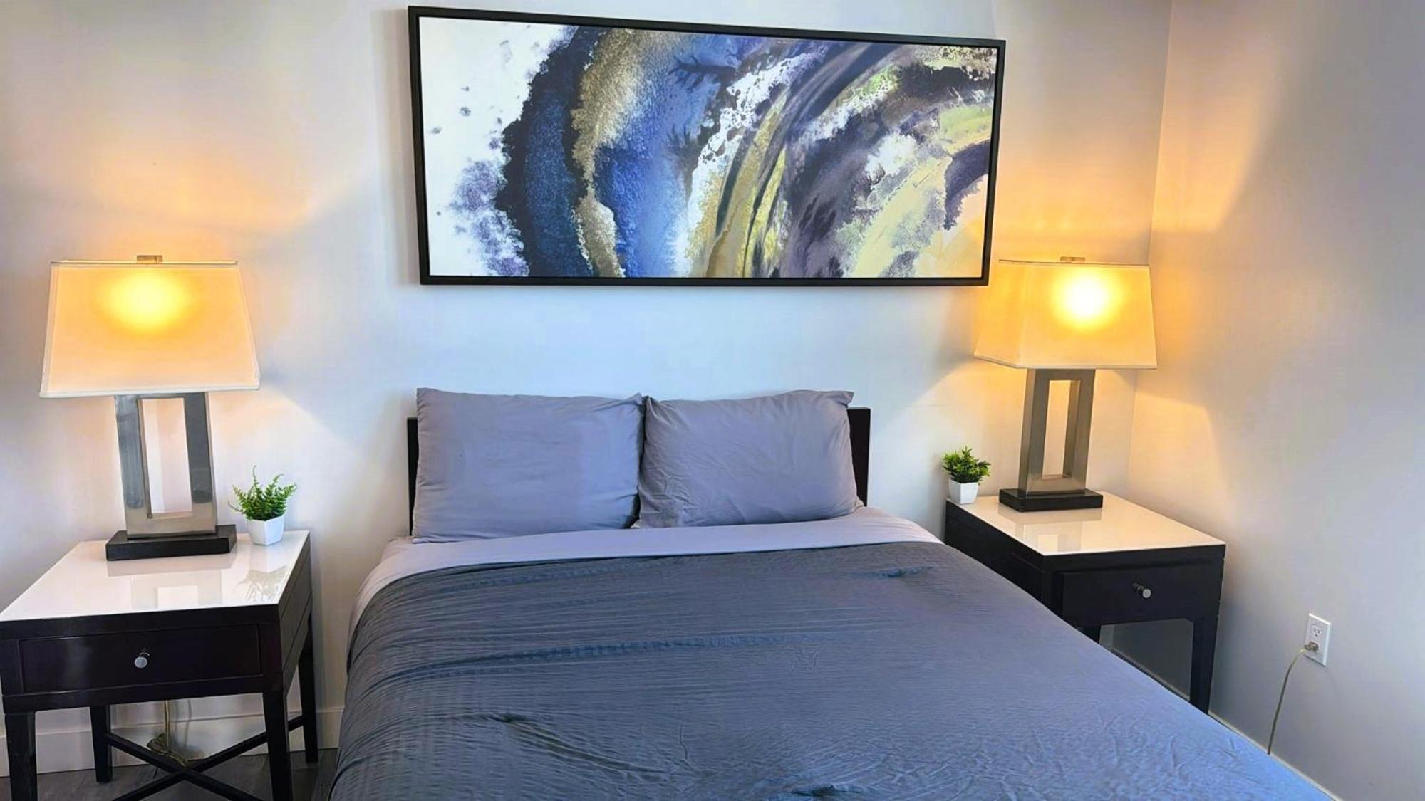 Apart-hotel Stayspro - Hollywood Homes Minutes To Everything Spacious And Free Parking *