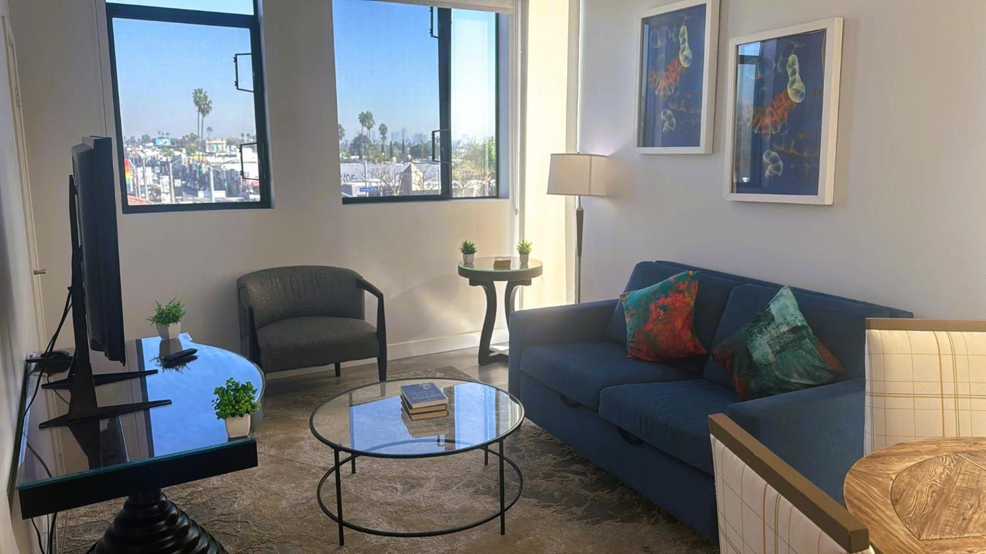 Apart-hotel Stayspro - Hollywood Homes Minutes To Everything Spacious And Free Parking *