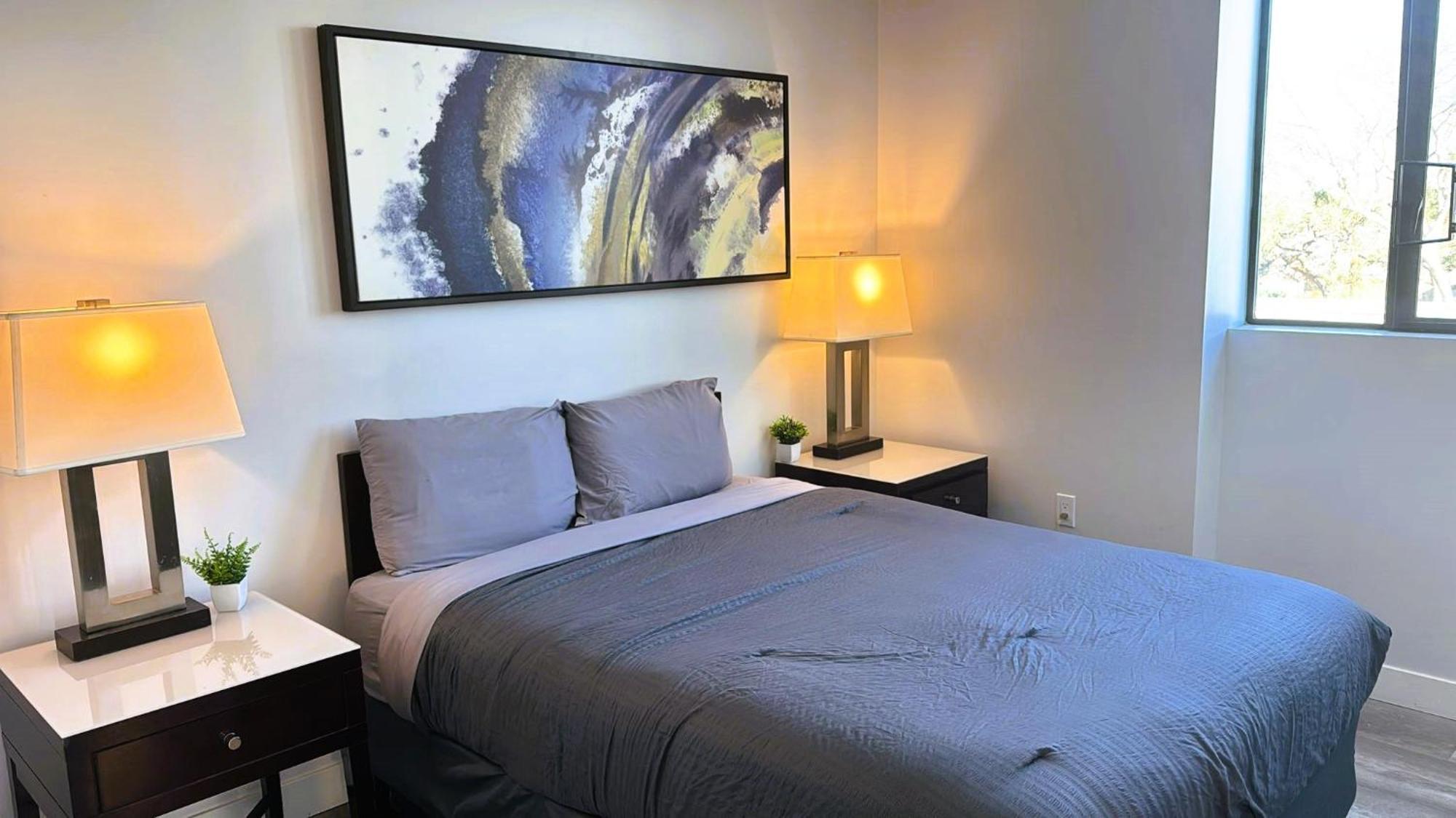 Stayspro - Hollywood Homes Minutes To Everything Spacious And Free Parking *